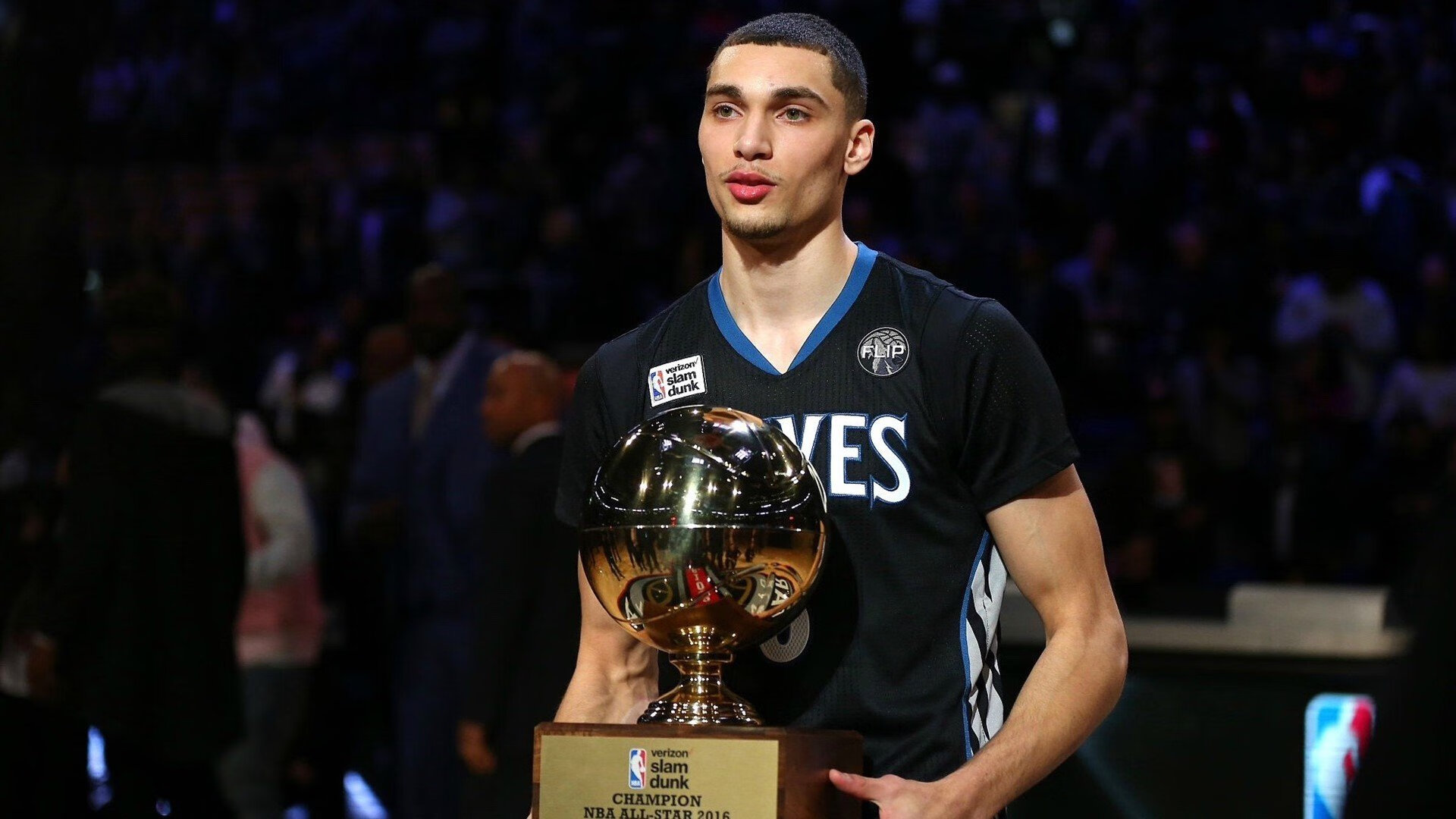 赛道上的双重震撼，迈凯伦绝杀法拉利，周冠宇惊艳四座